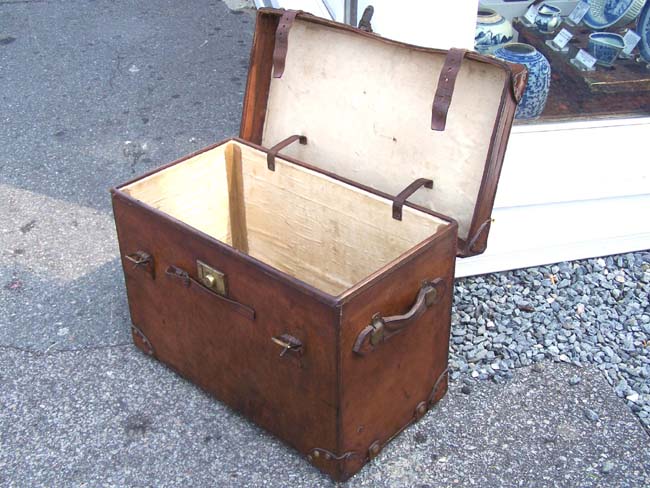 A Fine Late 19th century English Leather Officer's Boot Trunk circa 1875 — image 2